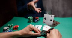 德州玩家容易弃牌率过高的5种情况，一定要注意