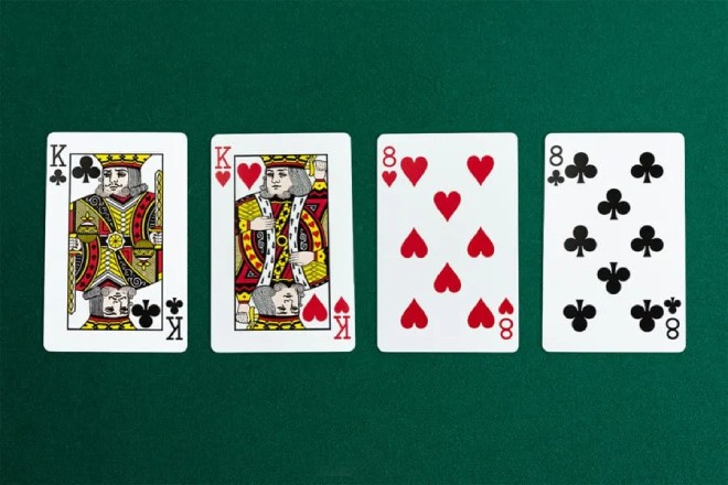 德州拿到两对怎么打？教你像职业选手一样游戏两对