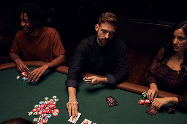 德州扑克心理学:回避型人格对德州游戏玩家的影响