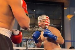 野人“Jungleman”拳击首秀遭偷袭，比赛被叫停