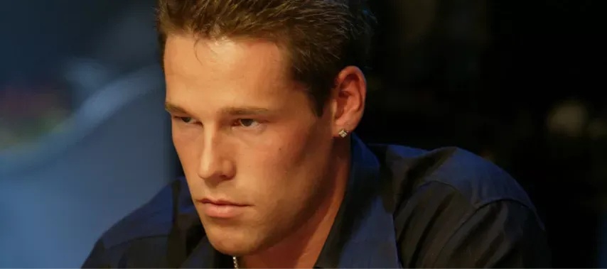 在那些辉煌的日子里，Patrik头上还有头发，耳朵上还戴着耳环。