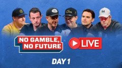 Alan Keating拿Q高空气诈穿Tom Dwan，顶对A被吓弃牌