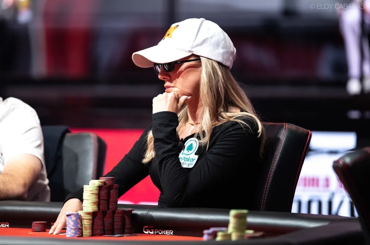 扑克女王Kristen Foxen:9个月狂揽1100万美元,两年23次FT