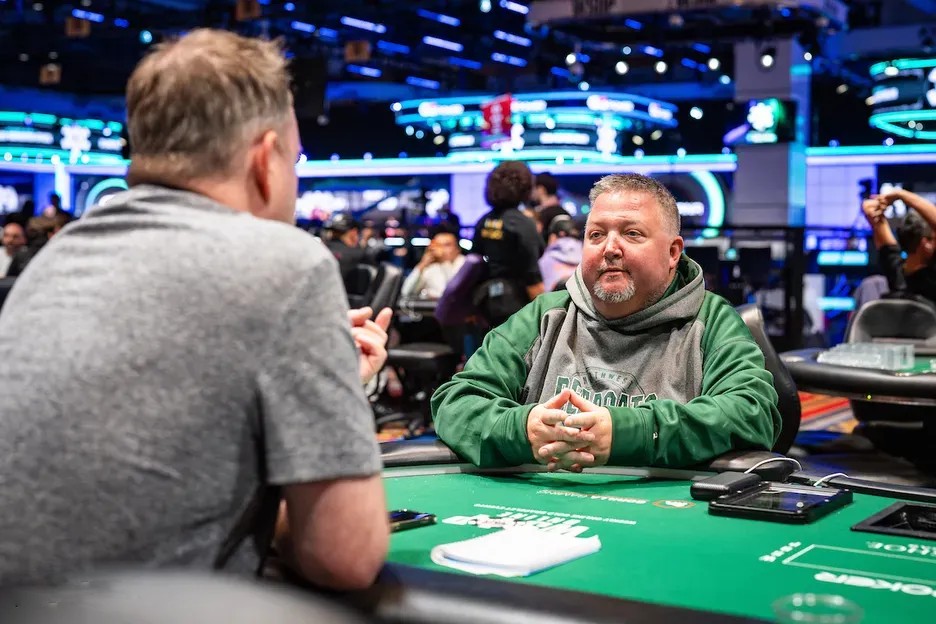 1781761302637356.jpg 带着金毛打WSOP?“没有它,我可能会死在牌桌上”