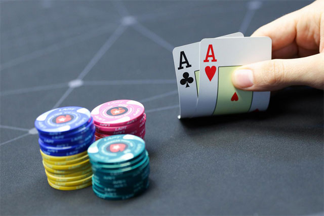 德州对局分析:AA在这样的翻牌圈,能直接All in吗?