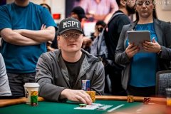 Reichard泡沫圈A高牌抓鸡，赢下WSOP主赛生死战