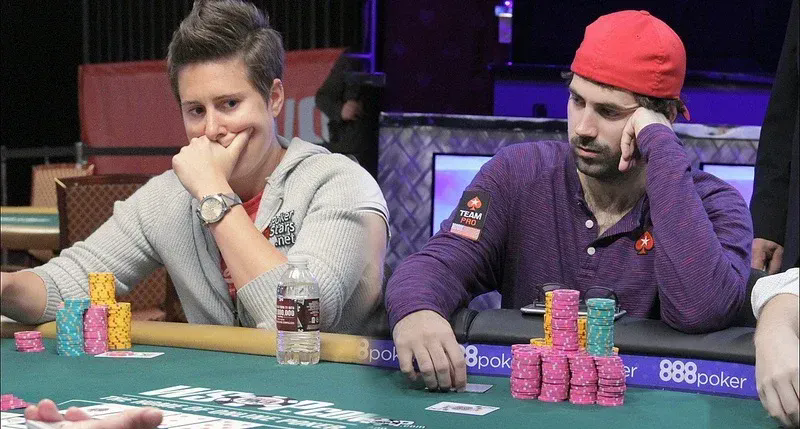 WSOP史上最戏剧性的挑战：一年三条金手链背后的恩怨情仇