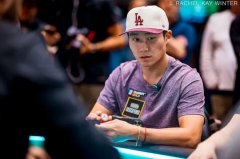 在4人全下底池被一张8河杀，倒霉蛋Rampage苦不堪言