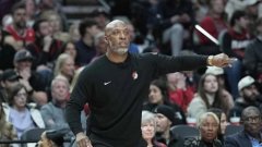 突发！开拓者主帅比卢普斯因扑克赌博被捕，中国新星杨瀚森NBA之路蒙阴影