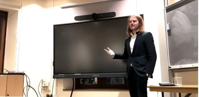 Charlie Carrel在剑桥大学的演讲:成功扑克玩家的12个标志